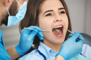 After Tooth Extraction, Can You Wear Invisalign 01 (1)